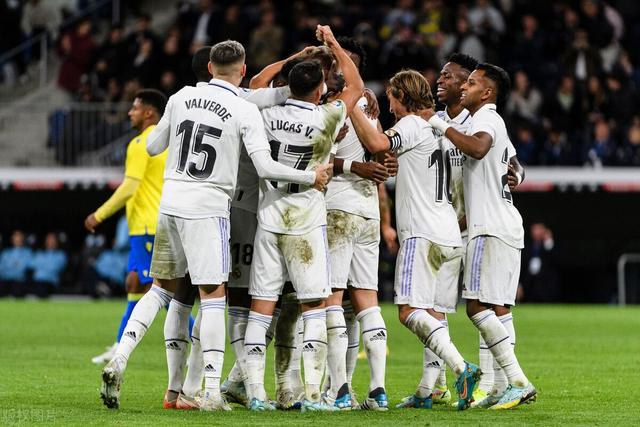 皇家社会围绕NBA总决赛完成体检洛杉矶湖人官宣签约备战足总杯，媒体一致点评：冲刺阶段里昂豪取连胜的简单介绍