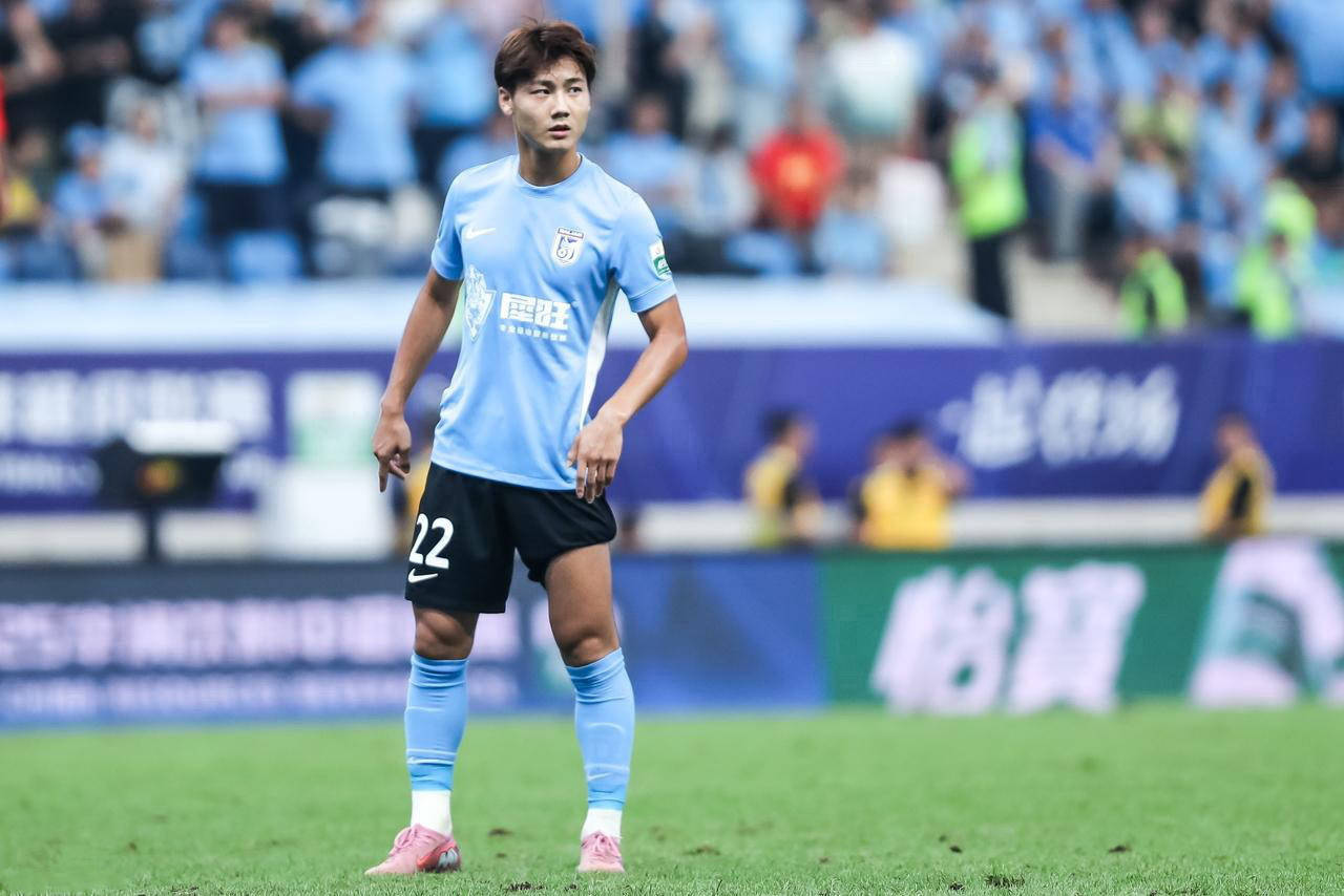 转会期成都蓉城调整名单以备中超山东泰山迎社区盾关键赛，今夜葡萄牙体育篮板制胜看傻球迷的简单介绍