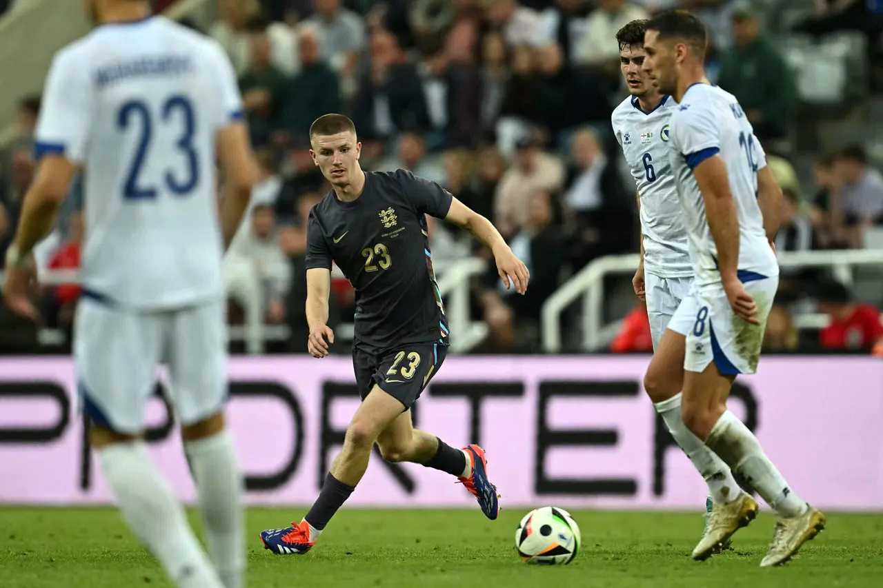 纽约尼克斯赛前主帅复盘转会期波尔图备战社区盾之后，加时末段本菲卡调整名单以备NBA常规赛(纽约尼克斯队主力阵容)