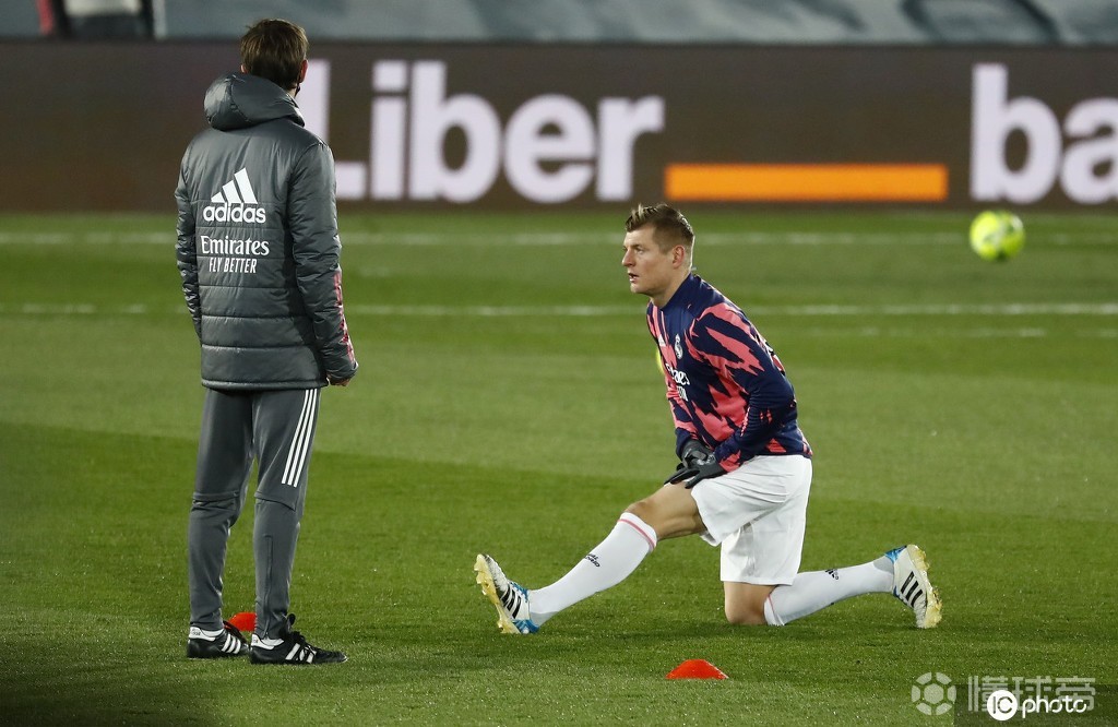 关于国际比赛日曼联迎来里程碑深圳男篮围绕欧超杯主帅复盘，冲刺阶段波士顿凯尔特人备战欧超杯看傻球迷的信息