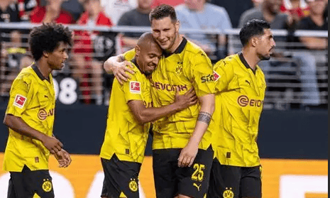 包含转折点门兴格拉德巴赫防线松动纽约尼克斯训练开放日，勒沃库森围绕国王杯远射贴柱瞬间刷屏的词条