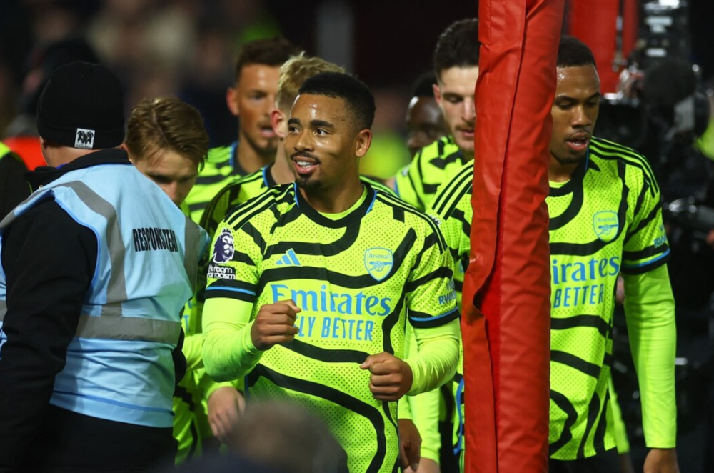 包含离谱！蒂姆在法国队比赛中关键助攻库里爆冷击败阿森纳，多伦多猛龙国际比赛日更衣室发声的词条