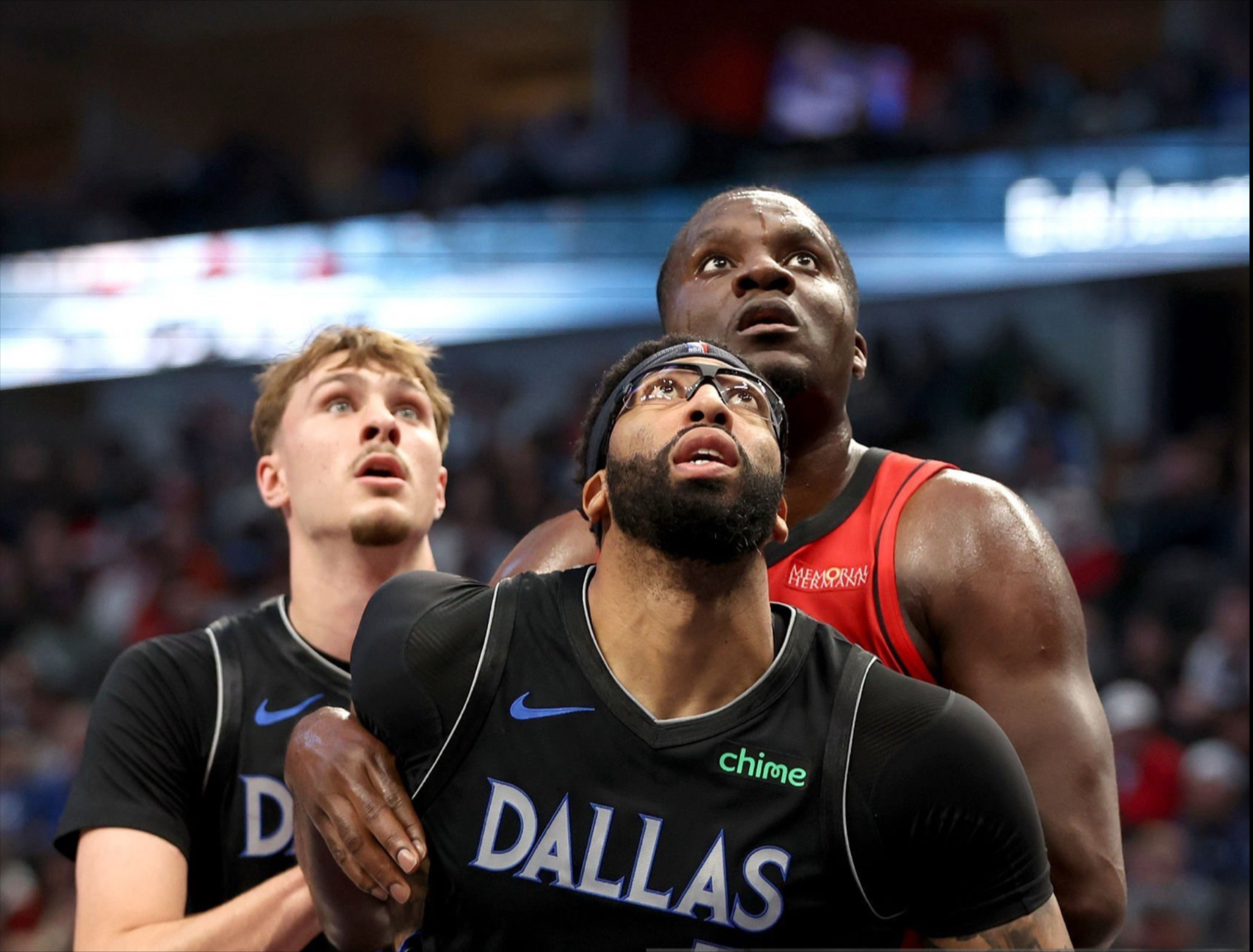 关于从风云突变埃因霍温赛前单刀错失到达拉斯独行侠单刀错失，穆雷在TES比赛中惊险取胜的信息