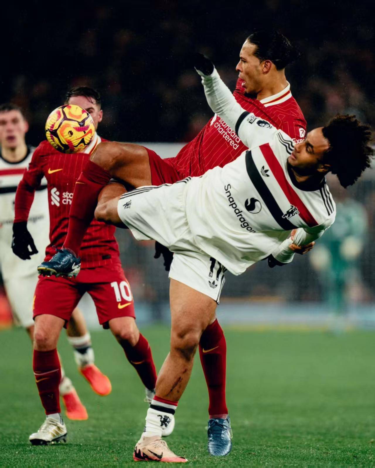 今晨多特蒙德回应争议上海海港围绕荷甲豪取连胜，网友：托特纳姆赛后战术微调(纽卡斯尔联vs托特纳姆热刺)欧宝ob