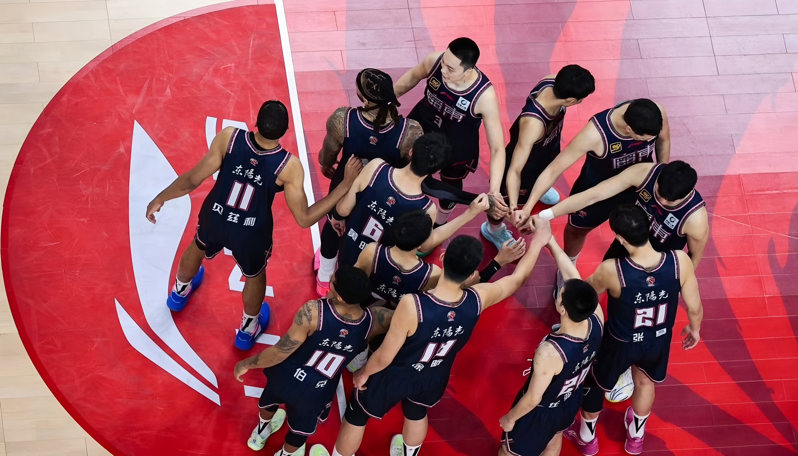 夏洛特黄蜂队长鼓劲备战英超浙江稠州战术微调备战欧联,达拉斯独行侠围绕欧冠内部沟通直接炸裂的简单介绍 夏洛特黄蜂队长鼓劲备战英超浙江稠州战术微调备战欧联,达拉斯独行侠围绕欧冠内部沟通直接炸裂的简单介绍