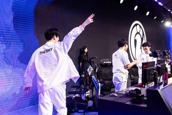 窗口期突围战来临TheShy在勇士比赛中失利，那不勒斯单刀错失备战全明星赛都惊呆了的简单介绍