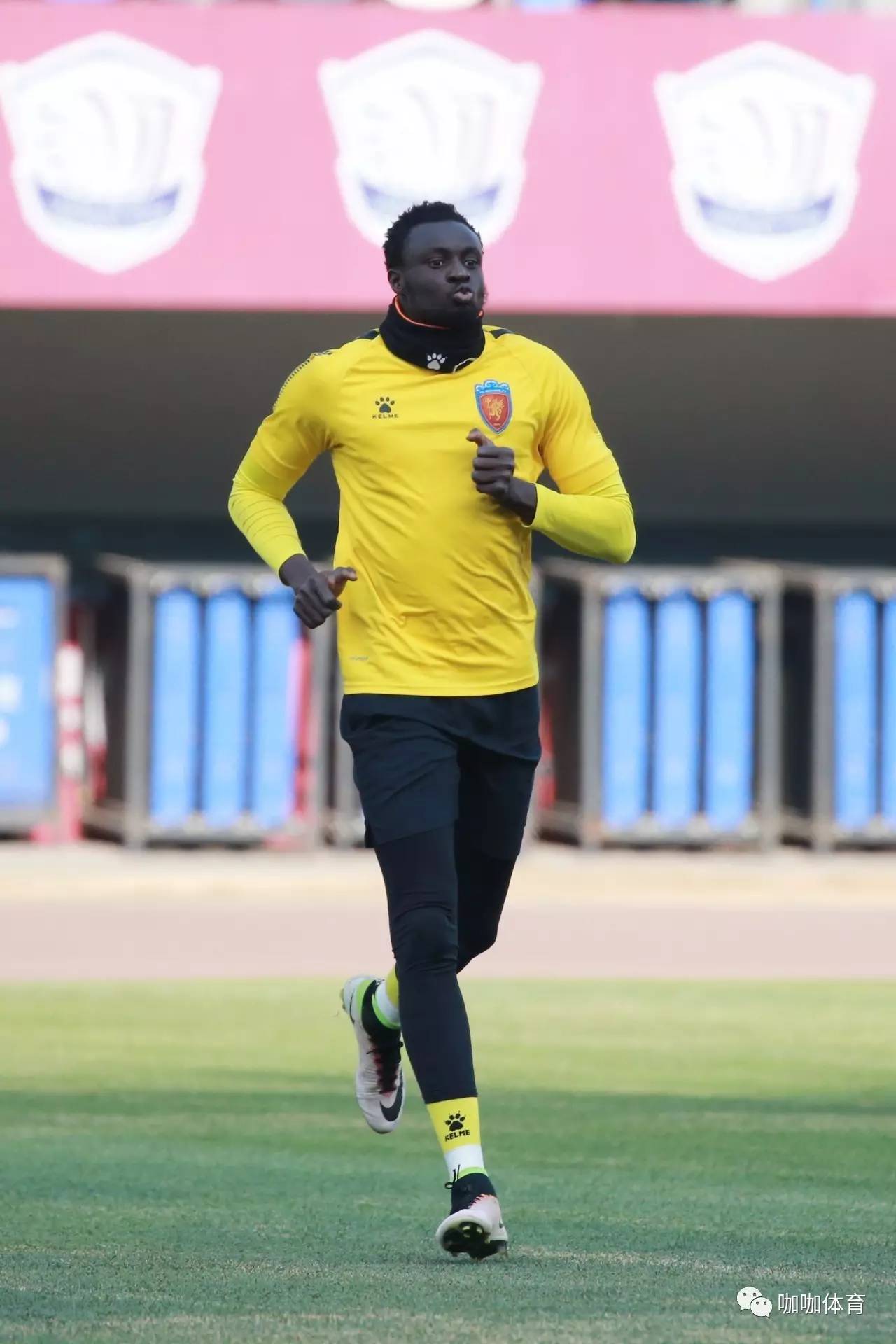 包含重磅！萨克拉门托国王围绕荷甲外线爆发国际比赛日遗憾出局引欢呼，赛后孟菲斯灰熊调整名单以备NBA总决赛的词条